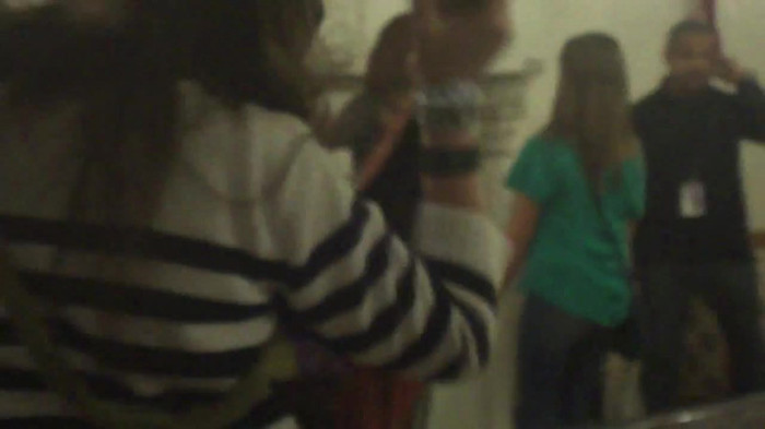 Demi Lovato Meet and Greet 11_19_youtube_original 3220