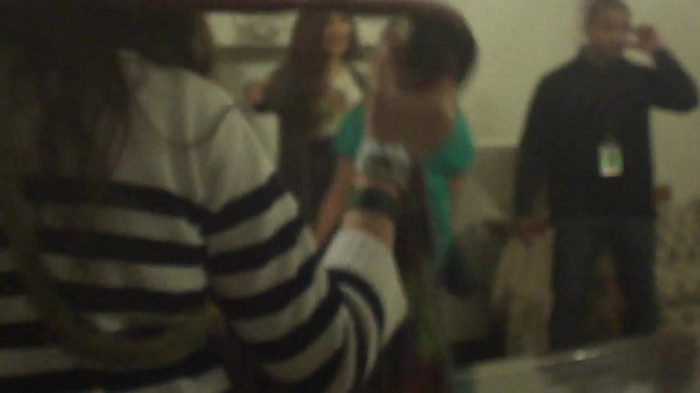 Demi Lovato Meet and Greet 11_19_youtube_original 3303