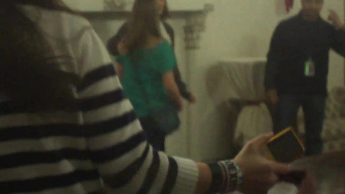 Demi Lovato Meet and Greet 11_19_youtube_original 3448