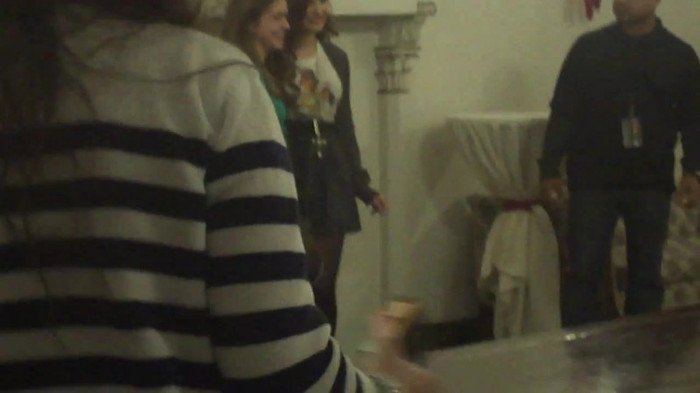 Demi Lovato Meet and Greet 11_19_youtube_original 3630