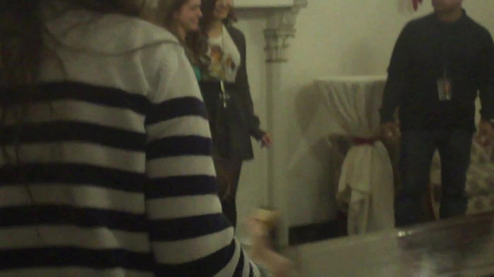 Demi Lovato Meet and Greet 11_19_youtube_original 3637