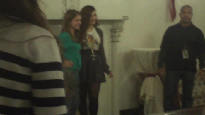 Demi Lovato Meet and Greet 11_19_youtube_original 3847