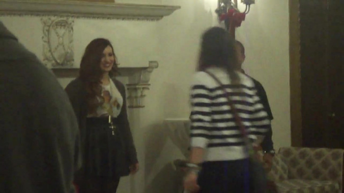 Demi Lovato Meet and Greet 11_19_youtube_original 7220