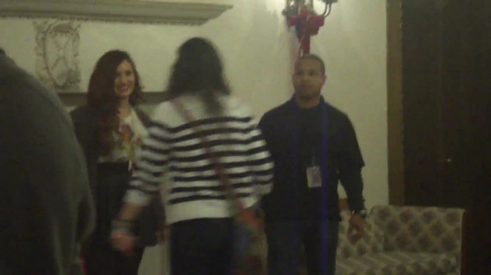 Demi Lovato Meet and Greet 11_19_youtube_original 7317