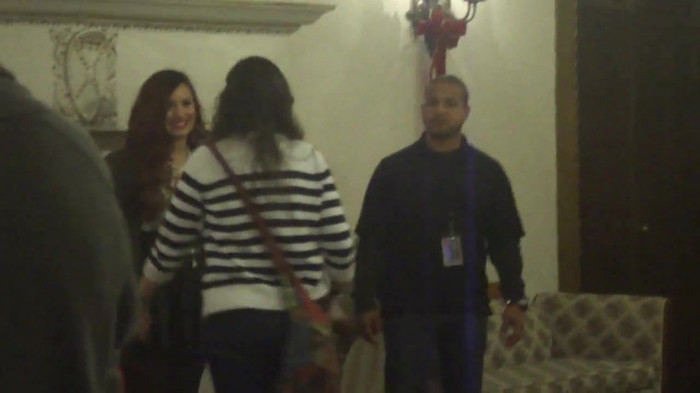 Demi Lovato Meet and Greet 11_19_youtube_original 7357