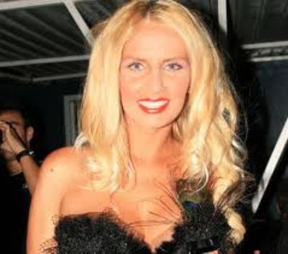 gfghftrgfygyu - Andreea Banica 2012