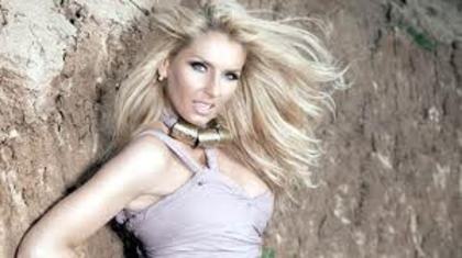 iuuoi - Andreea Banica 2012