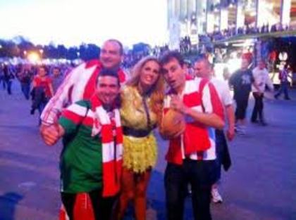 uyioiouuiopup - Andreea Banica 2012