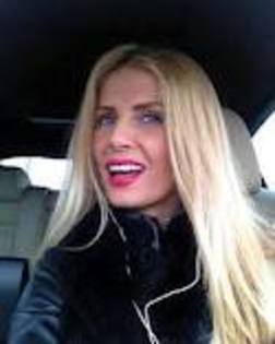 uyiuuiyuyoyio - Andreea Banica 2012