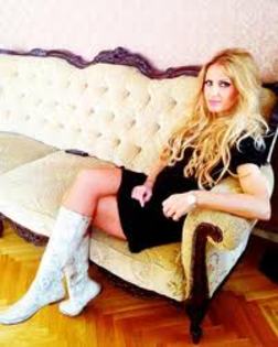 yityiuiuioo - Andreea Banica 2012