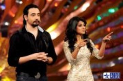 149756_229374930499272_95538717_a - jennifer winget 6