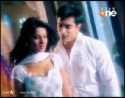 401844_236992559737509_1771290553_a - jennifer winget 6