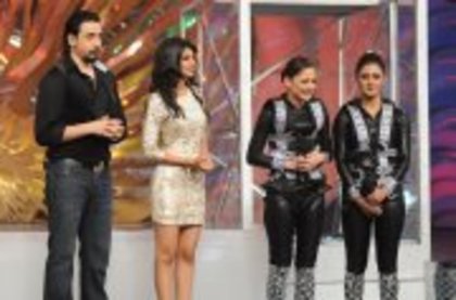 521364_229375003832598_1752652356_a - jennifer winget 6