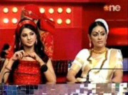 521425_229376033832495_1942150033_a - jennifer winget 6