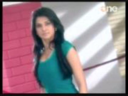 522927_229388590497906_1359828219_a - jennifer winget 6