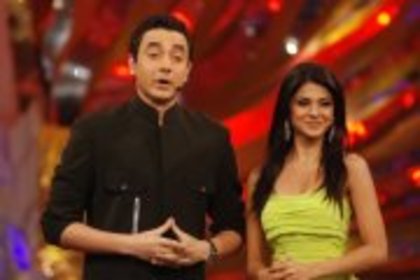 525790_229378280498937_1034403972_a - jennifer winget 6