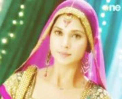 535202_229387290498036_1324468872_a - jennifer winget 6