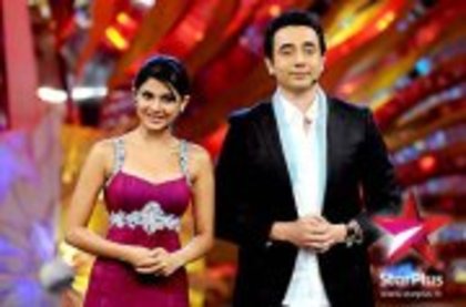 547535_229376833832415_325596613_a - jennifer winget 6