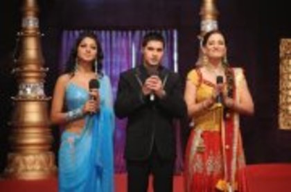 550382_229378930498872_1897453675_a - jennifer winget 6