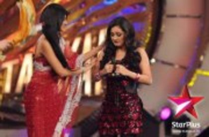 556758_229376883832410_1679948861_a - jennifer winget 6