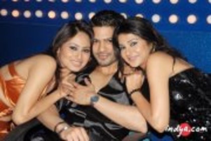 559560_229376063832492_26760698_a - jennifer winget 6