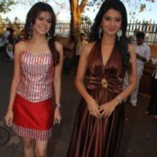 561198_229378957165536_2093816589_a - jennifer winget 6