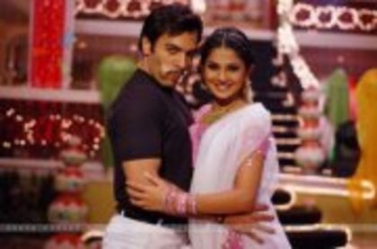 561237_229699227133509_1445319311_a - jennifer winget 6