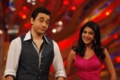 562532_229376237165808_872783573_a - jennifer winget 6