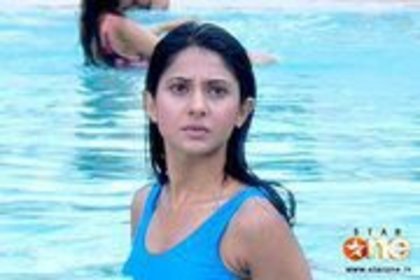 579874_229859427117489_1316584702_n - jennifer winget 6