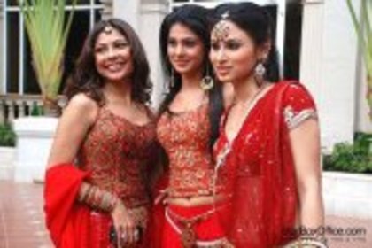 582391_229371923832906_696719395_a - jennifer winget 6
