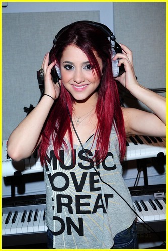 ♥ Ariana Grande ♥