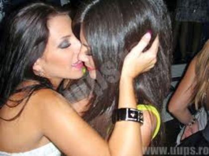 -p[p[[p - Celia