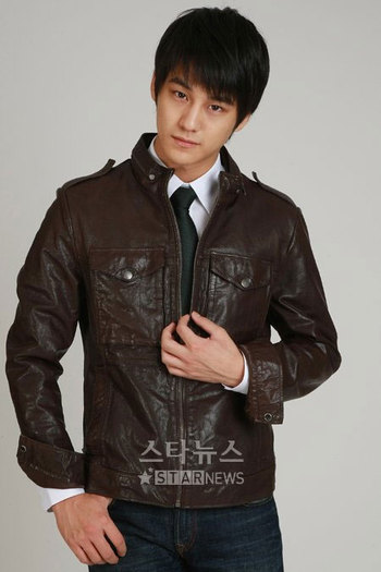 Hyun Joong....vino incoace....:|