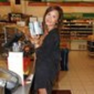 demi-lovato-556673l-thumbnail_gallery