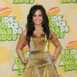 demi-lovato-616537l-thumbnail_gallery