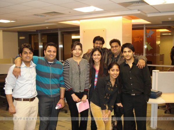 165972-hina-khan
