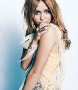 74253470_XEMNOMD3 - Poze Miley Cyrus