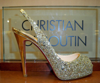 tumblr_lgyhvoiTjO1qczr0to1_500_thumb