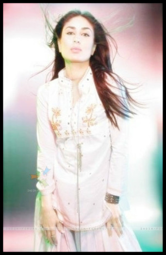  - x-Kareena Kapoor-x