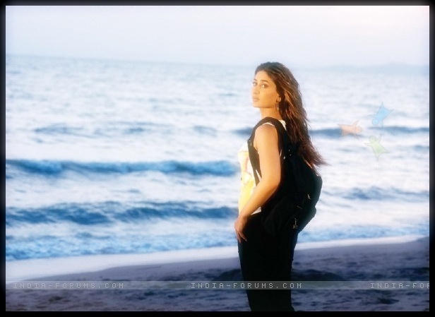  - x-Kareena Kapoor-x