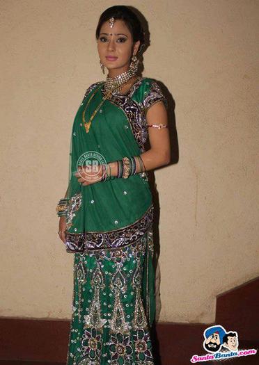 536373_10150755131989556_2117147382_n - sara khan new