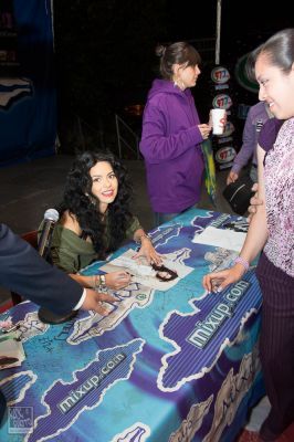 normal_026~2 - 2012 03 20 - Inna at Signing Session in Plaza Cuicuilco