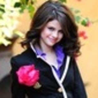 selena-gomez-322390l-thumbnail_gallery - selena gomez
