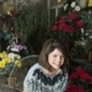 selena-gomez-433699l-thumbnail_gallery - selena gomez