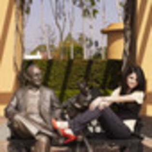 selena-gomez-925311l-thumbnail_gallery - selena gomez