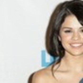 selena-gomez-110456l-thumbnail_gallery - selena gomez 2012