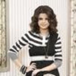 selena-gomez-177013l-thumbnail_gallery