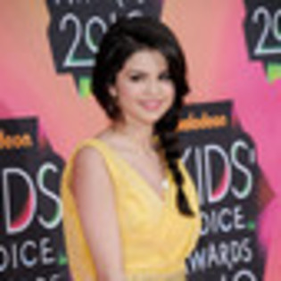 selena-gomez-926044l-thumbnail_gallery - selena gomez 2012
