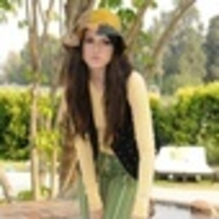 selena-gomez-958064l-thumbnail_gallery - selena gomez 2012