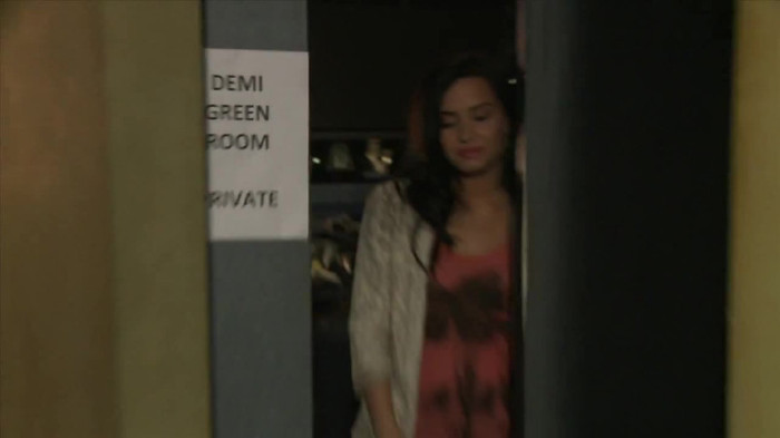 Demi Lovato - Disney Sing It - Behind the Scenes 01578 - Demilush - Disney Sing It - Behind the Scenes Part oo4
